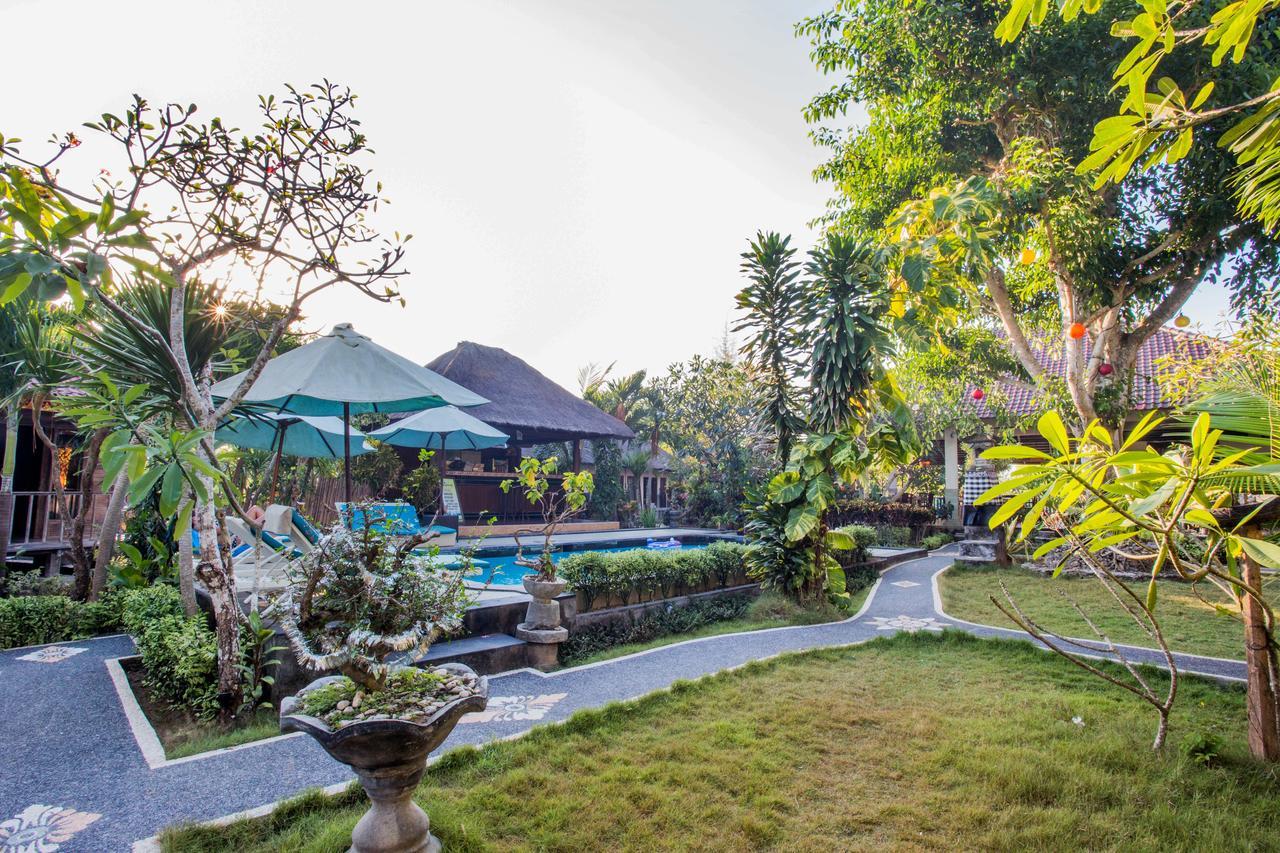 Lotus Garden Huts Hotel Nusa Lembongan  Exterior photo