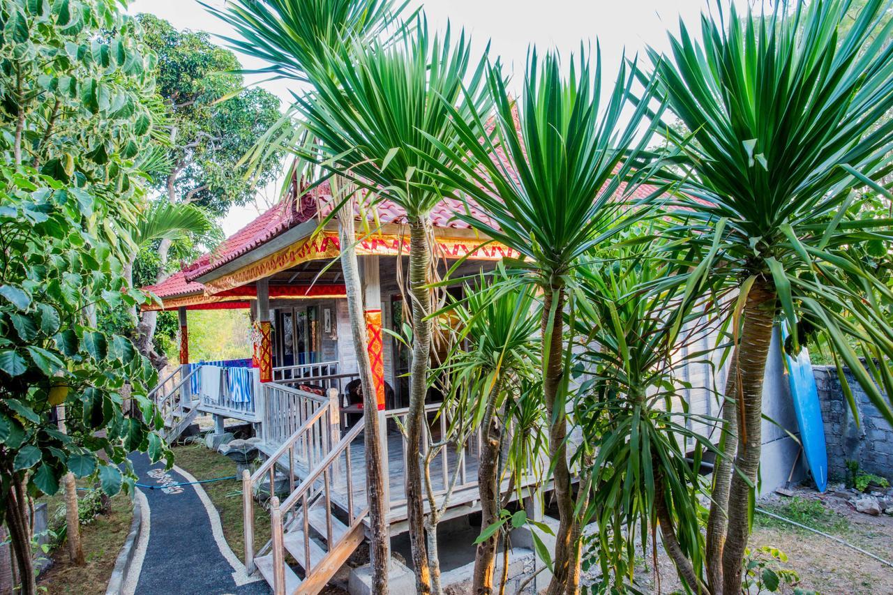 Lotus Garden Huts Hotel Nusa Lembongan  Exterior photo